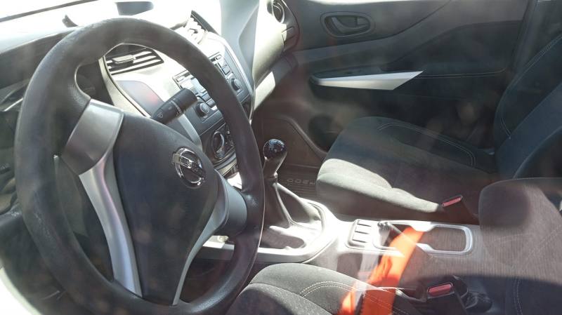 NISSAN NP300