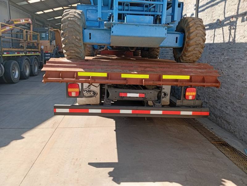 CAMION PLANO